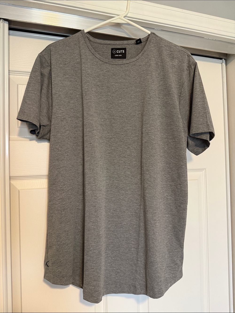 CUTS Clothing | Heather Gray Curve-Hem T-Shirt PYCA Pro XL